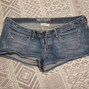 Hollister shorts junior size 7 very cute!!
